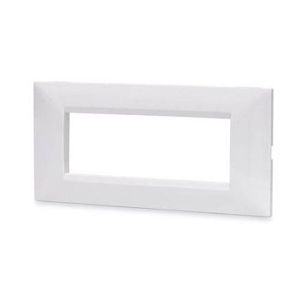 White frame on 6 Nisku