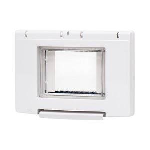 White frame protected from water on 3 Nisku