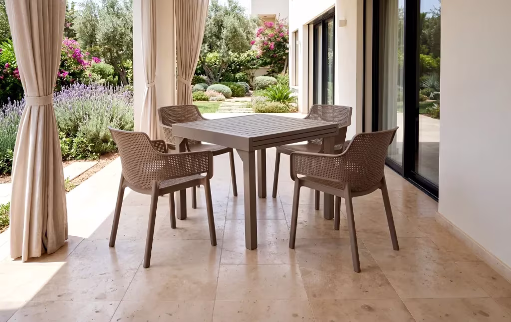 Palma table set 90/180 opens + 4 Alisa Cappuccino chairs
